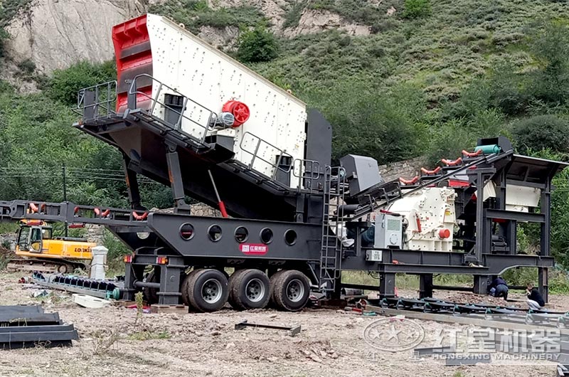 移動反擊式破碎機現場 移動反擊式破碎機現場