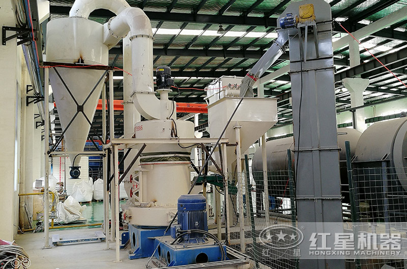 超細(xì)立式磨粉機(jī)環(huán)保現(xiàn)場 超細(xì)立式磨粉機(jī)環(huán)保現(xiàn)場